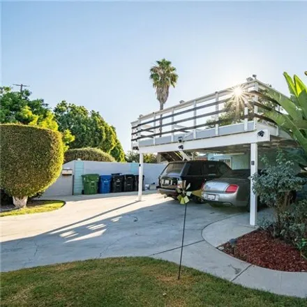 Image 2 - 2816 Obama Boulevard, Los Angeles, CA 90018, USA - House for sale