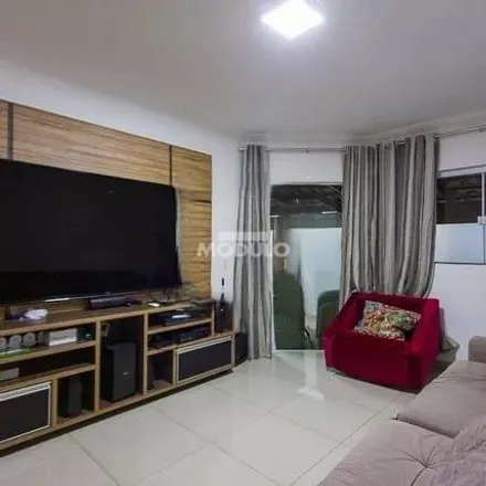 Image 2 - Rua Salerno, Jardim Europa, Uberlândia - MG, 38414-564, Brazil - House for rent