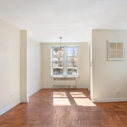 Image 6 - 205 East 238th Street, New York, NY 10470, USA - Apartment for sale