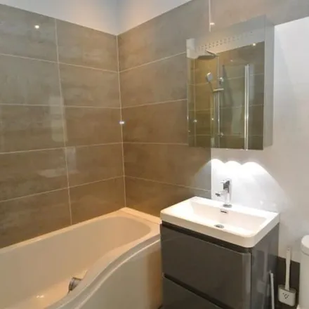 Image 5 - Gresham Road, Spelthorne, TW18 2FA, United Kingdom - Apartment for rent