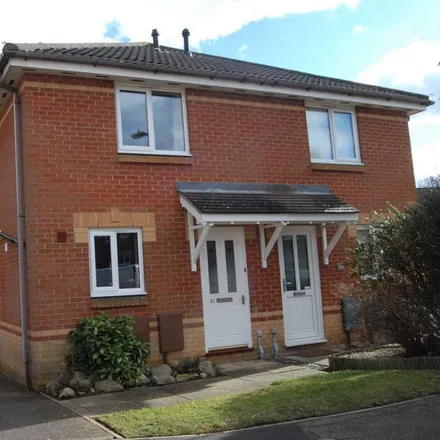 Rent this 2 bed duplex on Elder Drive in Daventry, NN11 0XE