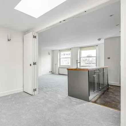 Image 6 - 20 Redcliffe Gardens, London, SW10 9EW, United Kingdom - Apartment for sale