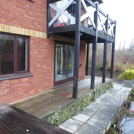 Rent this 2 bed apartment on Pennyland Marina in Canal Broadwalk, Milton Keynes