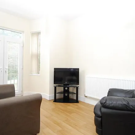 Rent this 6 bed apartment on 57 Lisson Grove in Plymouth, PL4 7DN