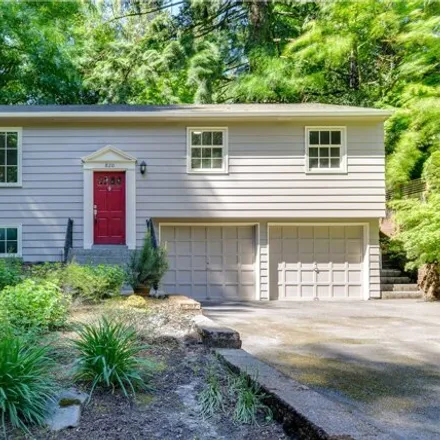 Buy this 3 bed house on 820 Southwest Burlingame Terrace in Portland, OR 97239