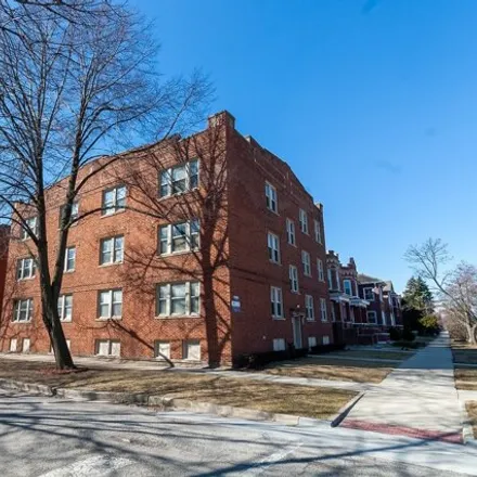 Image 1 - 4250 N Lamon Ave Apt 2a, Chicago, Illinois, 60641 - House for rent