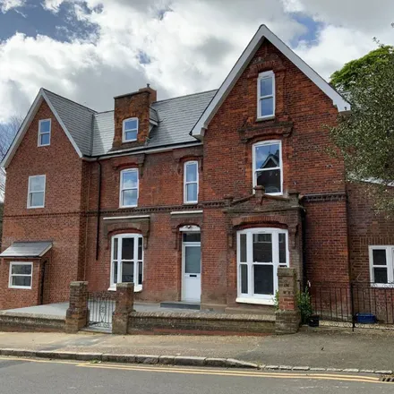 Rent this 3 bed apartment on Stuart Road in High Wycombe, HP13 6AG