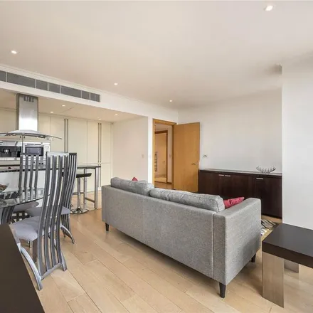 Image 5 - Platform 3, North Quay, Canary Wharf, London, E14 4AL, United Kingdom - Apartment for rent