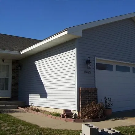 Buy this 2 bed condo on 1890 State Street in Ely, IA 52227