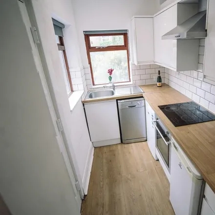 Image 4 - 458 Ecclesall Road, Sheffield, S11 8PJ, United Kingdom - Townhouse for rent