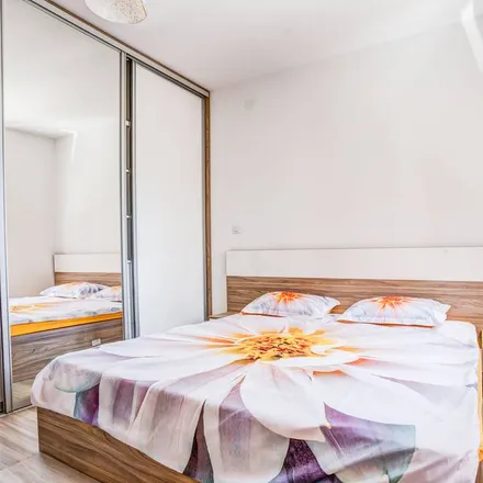 Rent this 2 bed apartment on 82000 Donja Lastva
