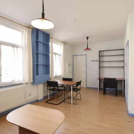 Rent this 1 bed apartment on Rue Louis Hap - Louis Hapstraat 227 in 1040 Etterbeek, Belgium