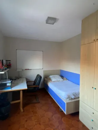 Rent this 4 bed room on General de Begudes in Rambla de Mossèn Jacint Verdaguer, 08197 Sant Cugat del Vallès