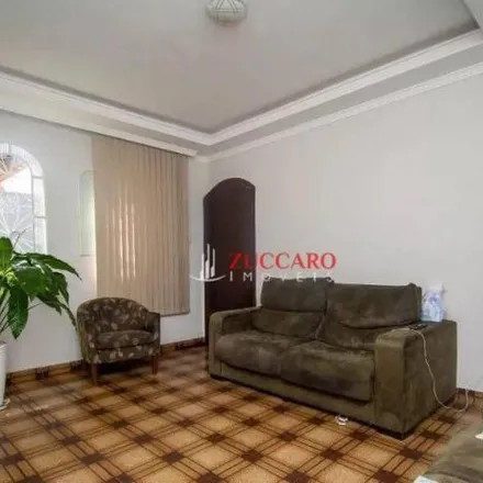 Buy this 4 bed house on Rua Dona Tecla 601 in Picanço, Guarulhos - SP