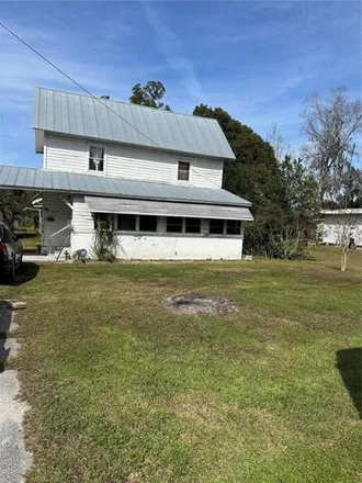 Buy this 3 bed house on 5905 Southeast Foss Road in Belleview, FL 34420