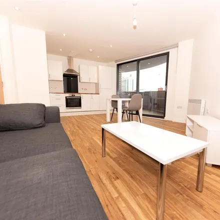 Image 2 - Pomona Strand, Gorse Hill, M16 0YD, United Kingdom - Apartment for rent