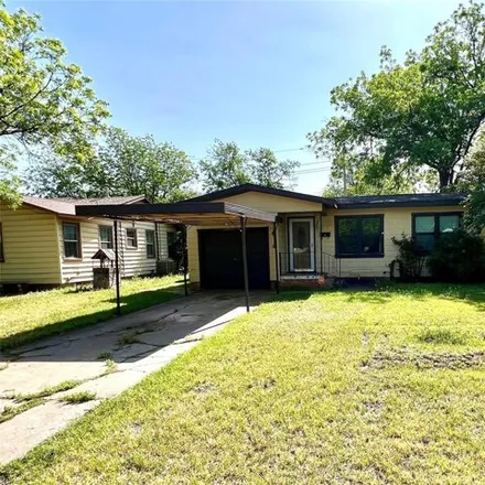 Rent this 3 bed house on 869 Green Street in Abilene, TX 79603