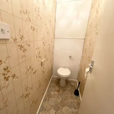 Image 3 - Northcote Drive, Leeds, LS11 6NH, United Kingdom - Apartment for rent