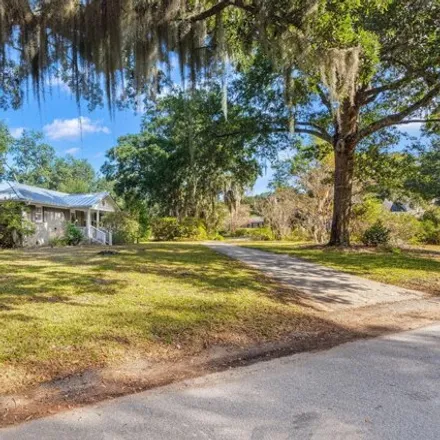 Image 2 - 592 Trapier Drive, Fort Johnson Estates, Charleston County, SC 29412, USA - House for sale