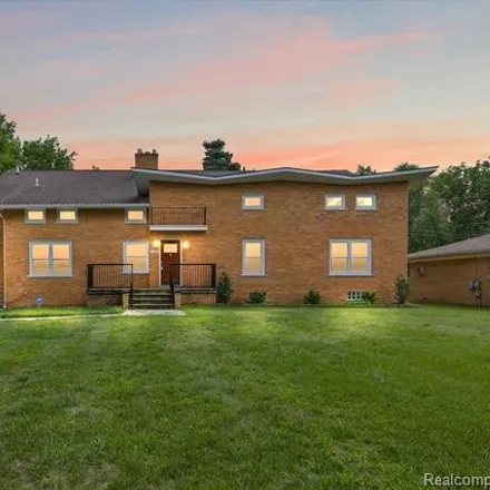 Image 1 - 20999 McClung Avenue, Southfield, MI 48075, USA - House for sale