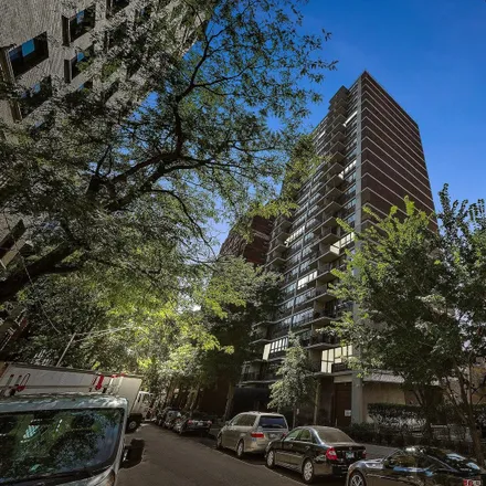 Buy this 2 bed house on Park View Tower in 2740 North Pine Grove Avenue, Chicago