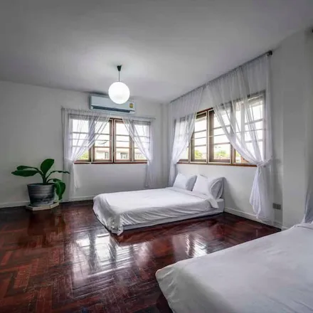 Rent this studio house on 5 Soi 3\/2 Keaonawarat Road