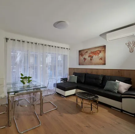 Rent this 3 bed apartment on Carrer del Comte Borrell in 82, 08001 Barcelona
