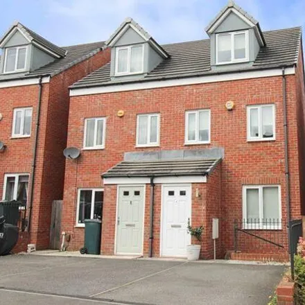 Buy this 3 bed duplex on Allerton View in Thornton, BD13 3AG