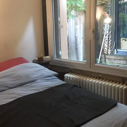 Rent this 3 bed house on Montreuil in Seine-Saint-Denis, France