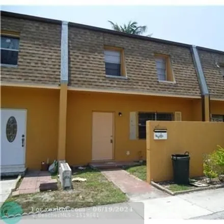 Buy this 3 bed condo on 2673 NW 60th Way Unit 192 in Fort Lauderdale, Florida