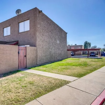 Image 2 - 6822 West Devonshire Avenue, Phoenix, AZ 85033, USA - Townhouse for rent
