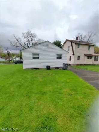 Image 3 - 1836 Windsor Avenue, Youngstown, OH 44502, USA - House for rent