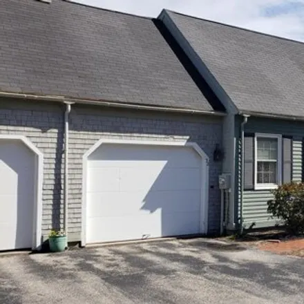 Buy this 3 bed condo on 32 Greenbriar Way in South Portland, ME 04106