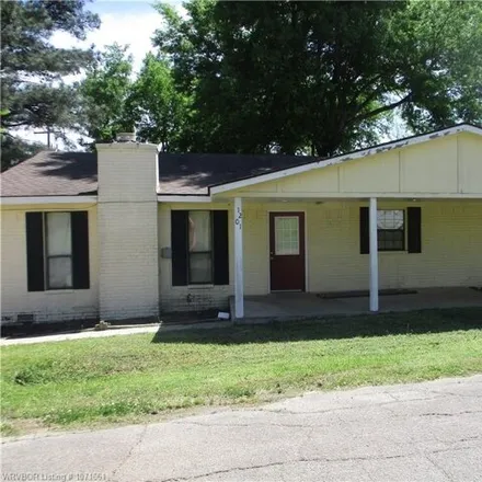 Image 2 - 378 South Chickasaw Street, Poteau, OK 74953, USA - House for sale