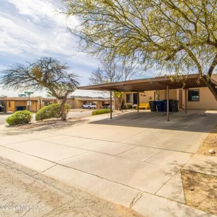 Buy this 3 bed townhouse on 1730 West Calle del Rey in Tucson, AZ 85713