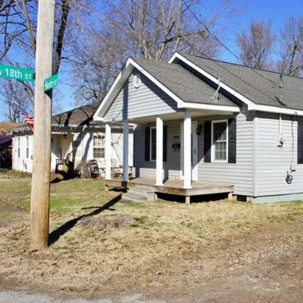 Image 2 - 669 West 18th Street, Metropolis, IL 62960, USA - House for sale