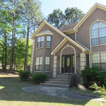 Rent this 4 bed house on 102 Creekwood Drive in Kings Crossing, Houston County