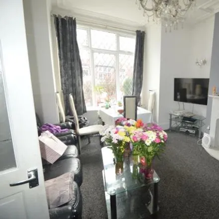 Rent this 6 bed house on Back Brudenell Mount in Leeds, LS6 1HU