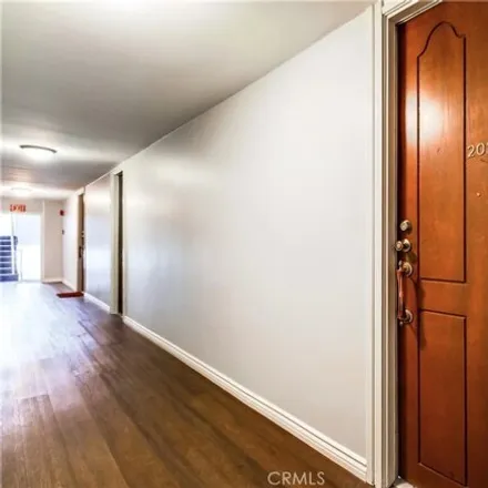 Image 4 - 8738 Delgany Avenue, Los Angeles, CA 90293, USA - Condo for sale