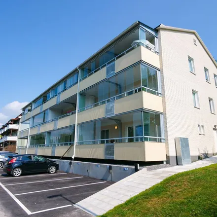 Rent this 3 bed apartment on Systembolaget in Landsvägsgatan 26, 642 60 Malmköping