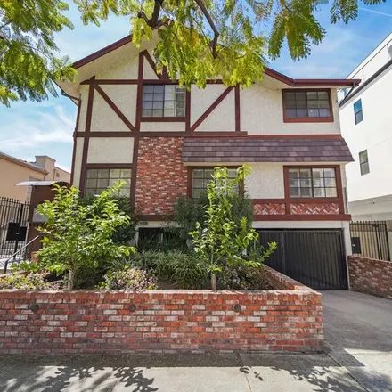 Image 8 - 831 North Croft Avenue, Los Angeles, CA 90069, USA - Townhouse for rent
