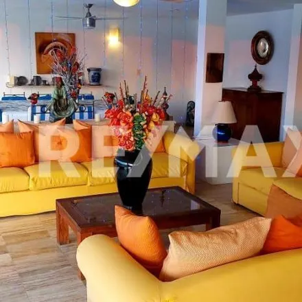 Buy this 6 bed house on Avenida Gran Vía Tropical in Barrio La Pinzona, 39300 Acapulco