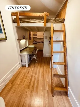 Rent this 1 bed townhouse on 314 West 90th Street in New York, NY 10024