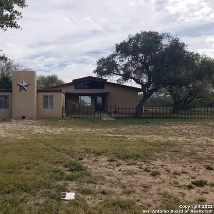 Image 1 - 501 Bob White Loop, Uvalde Estates, Uvalde County, TX 78801, USA - House for sale