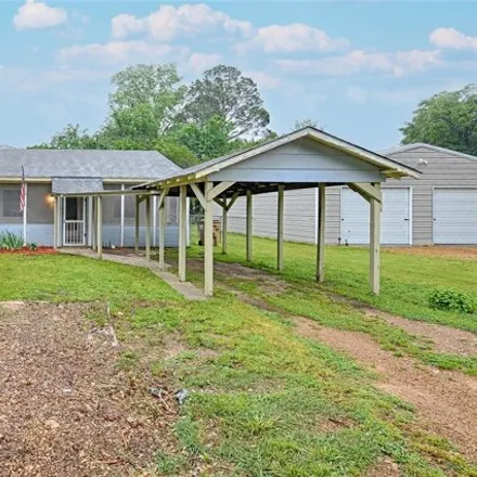 Buy this 2 bed house on 10164 Tanglewood Drive in Henderson County, TX 75156