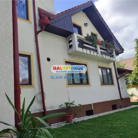 Rent this 5 bed apartment on Strada Crângului in 130001 Târgoviște, Romania