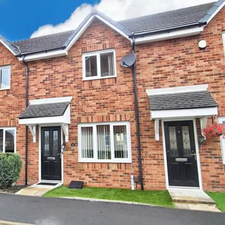Buy this 2 bed townhouse on Chatsworth Court in Bolton, BL1 4GQ