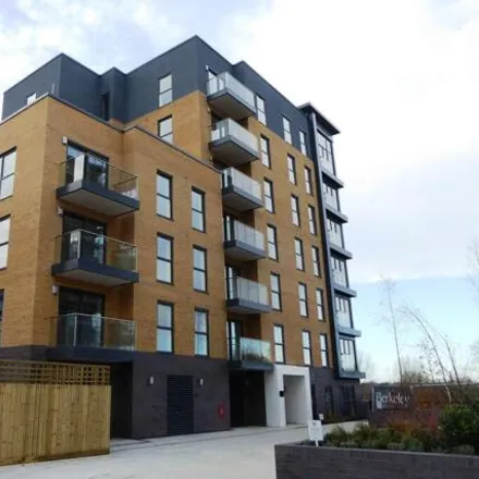 Rent this 1 bed room on Linnet House in 1-310 Padworth Avenue, Reading