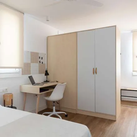 Image 6 - Carrer de Provença, 35, 08029 Barcelona, Spain - Apartment for rent
