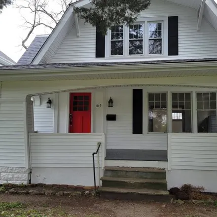 Rent this 3 bed house on Floral Avenue in Columbus, OH 43223